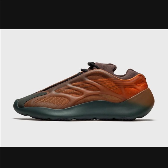 Adidas Yeezy 700 V3 copper fade size
